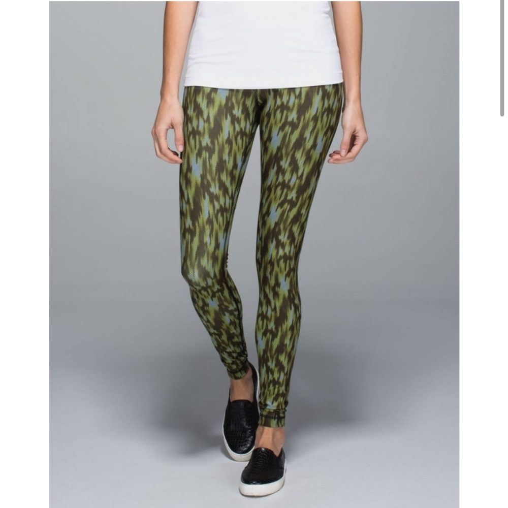 Lululemon Lusche Telemark Almost Pear Inkwell Green Print Leggings., size 2 - Picture 2 of 11